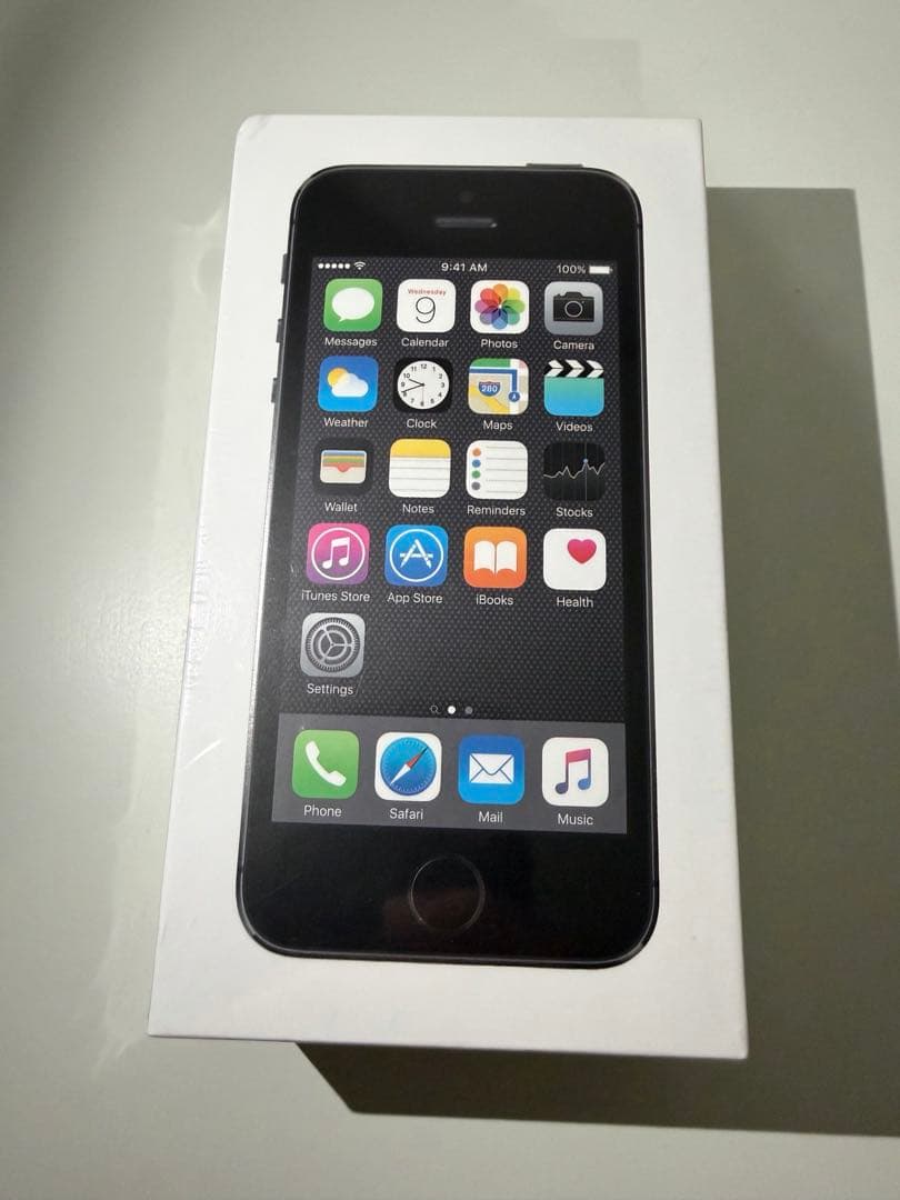 「新品未開封」Iphone5s Space Gray 32GB シュリンク付き