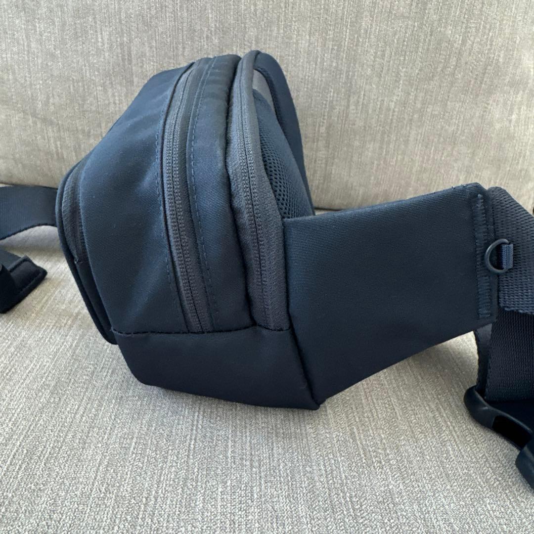 【美品】[POMULU] ポムル ヒップシート　ネイビー