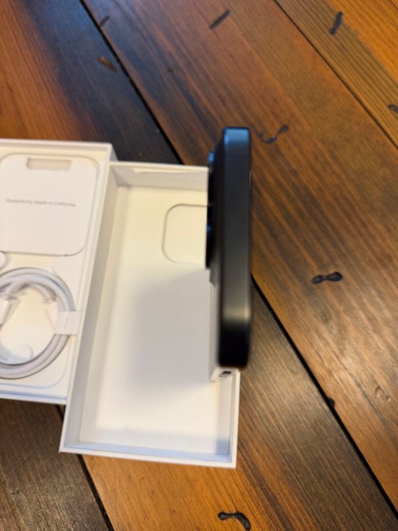 iPhone15pro ブラックチタニウム 256GB