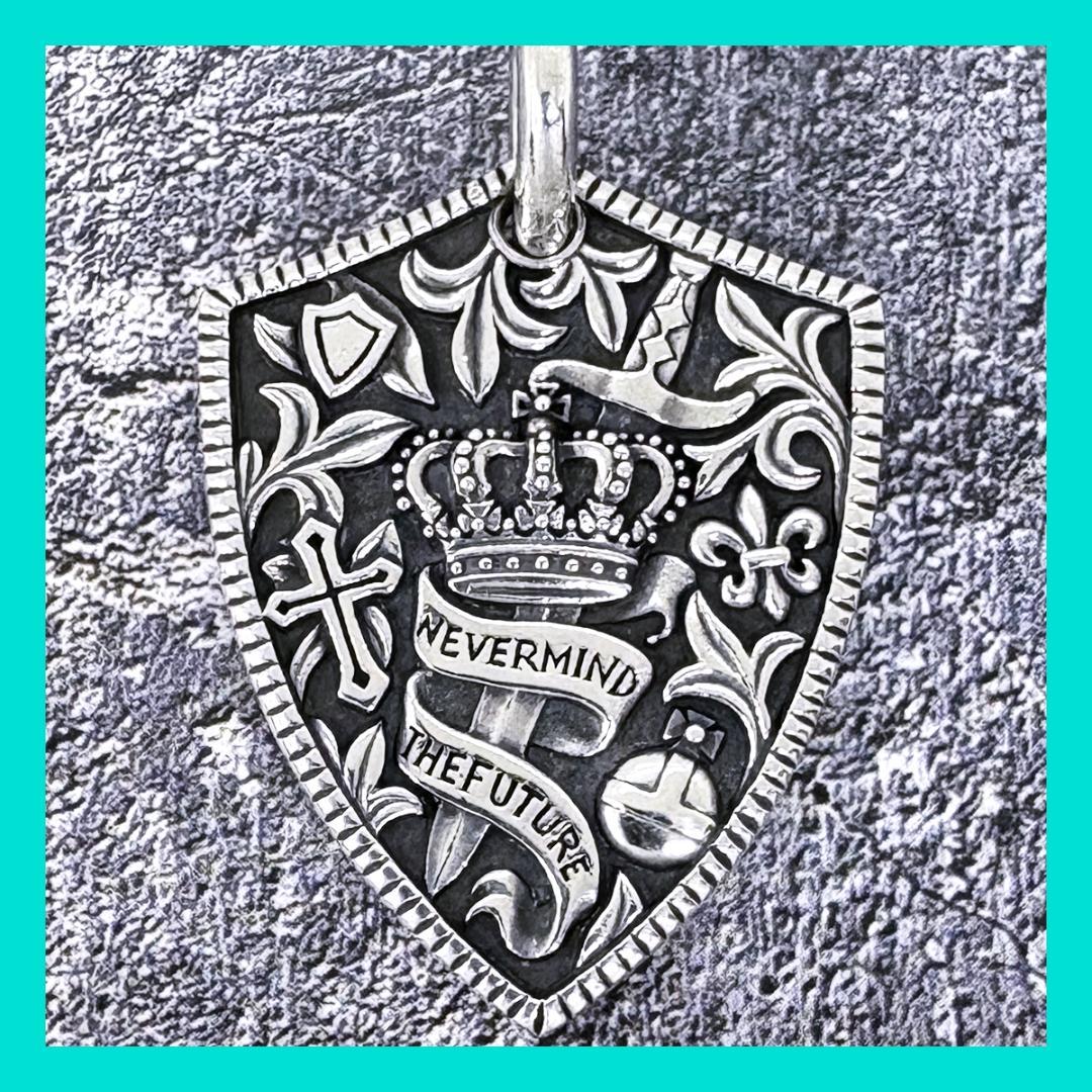 定価4.2万・廃盤★Justin Davis ピック型シールドネックレス