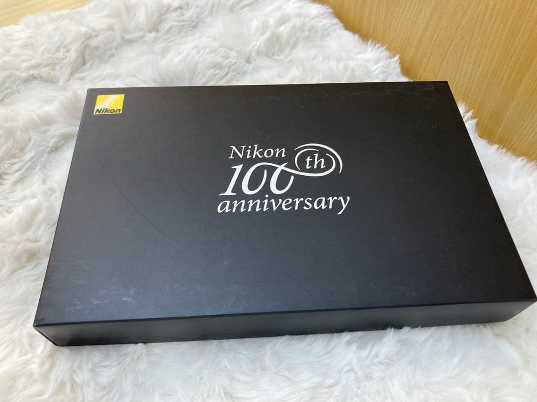 【非売品】Nikon 100th anniversary 歴代カメラピンバッジ