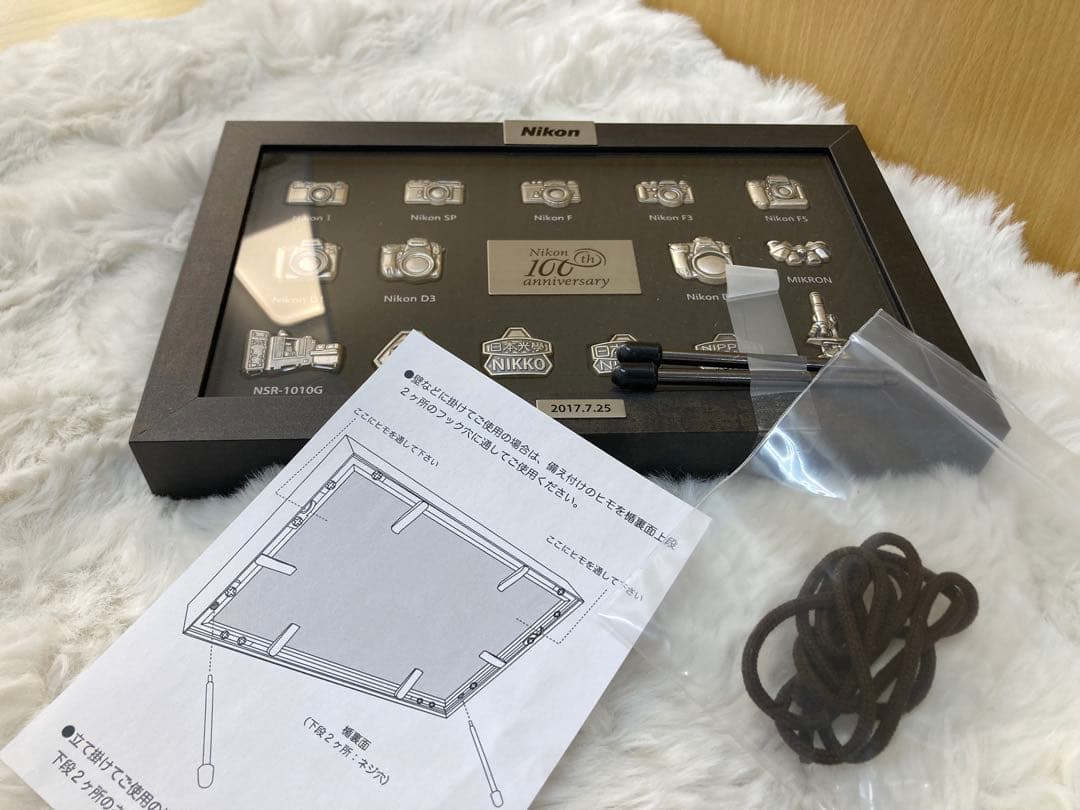 【非売品】Nikon 100th anniversary 歴代カメラピンバッジ