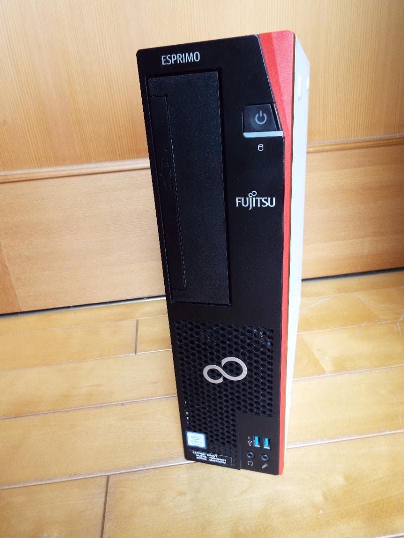 Windowsデスクトップ ESPRIMO D588/T i3-8100 16G SSD256G+HDD