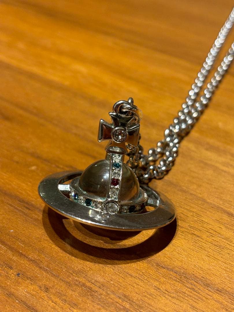 ヴィヴィアンネックレス