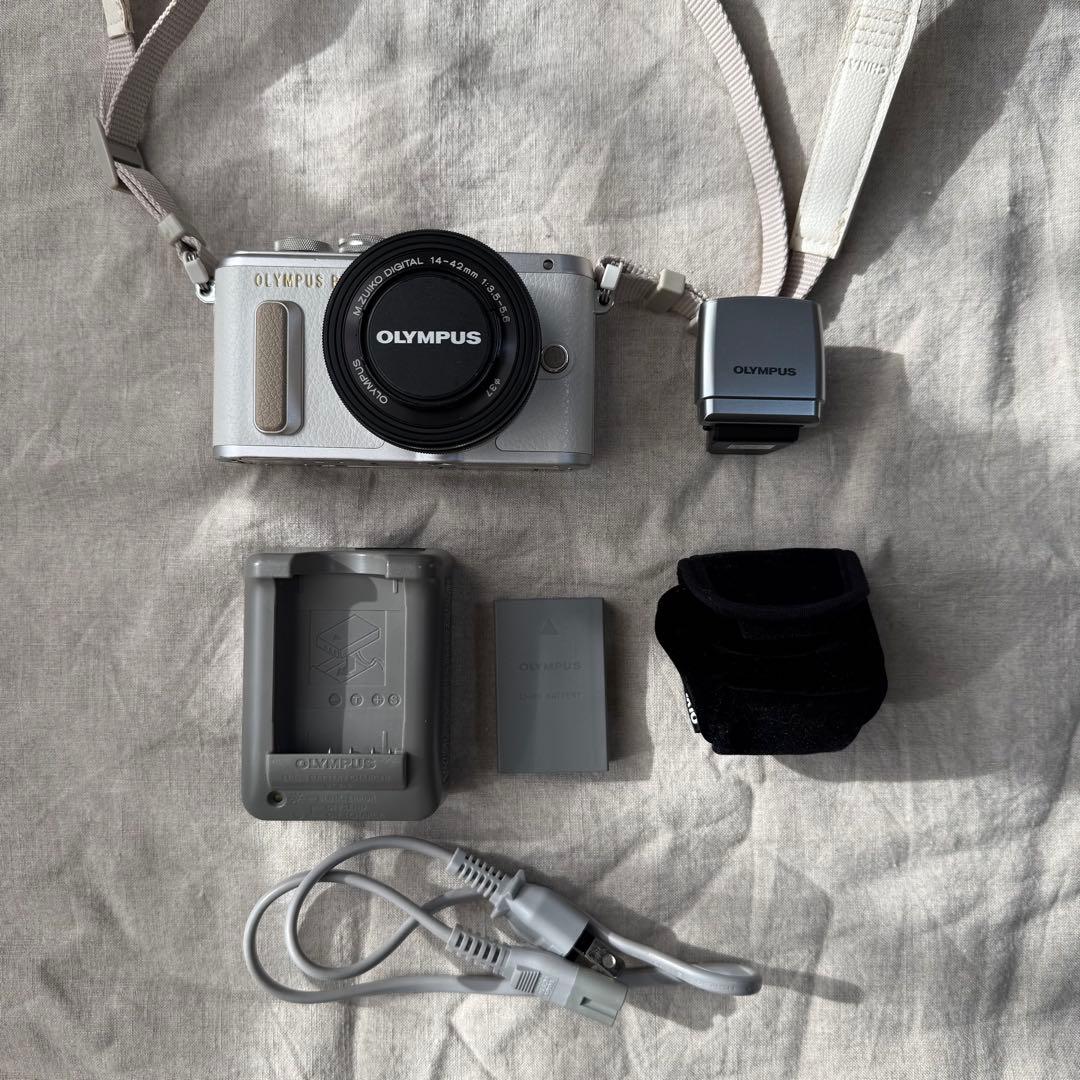 OLYMPUS PEN E-PL8 ホワイト