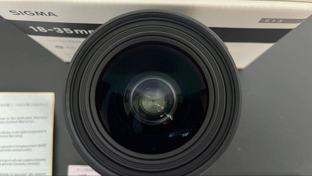 SIGMA 18-35mm F1.8 DC レンズ