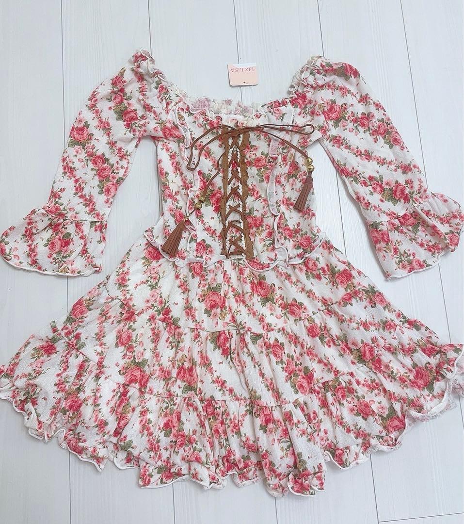 新品タグ付き　リズリサ　LIZLISA 希少　Aライン花柄ワンピース