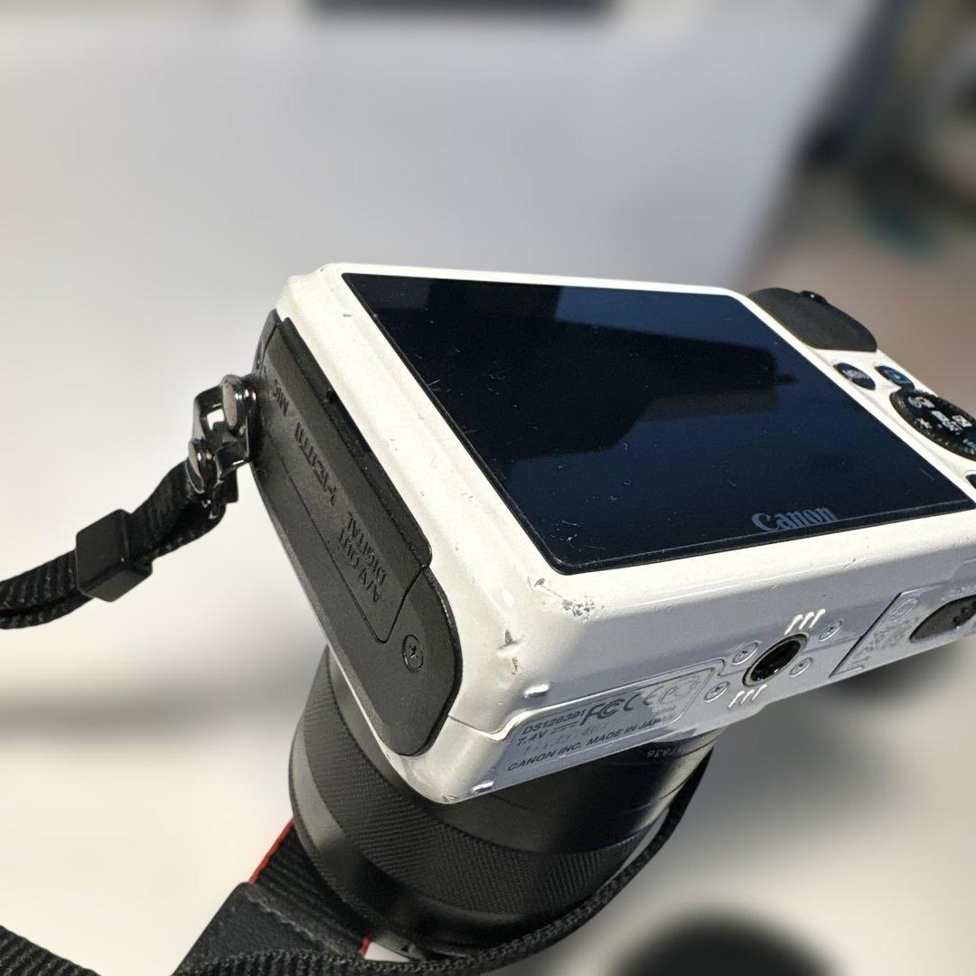 CANON EOS M ミラーレス レンズセットDS126391 キャリーケース