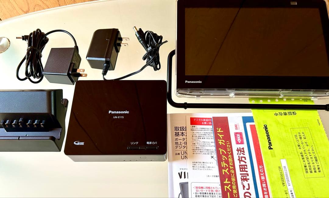 ほぼ新品 Panasonic UN-10L11-Kポータブル 防水 テレビ