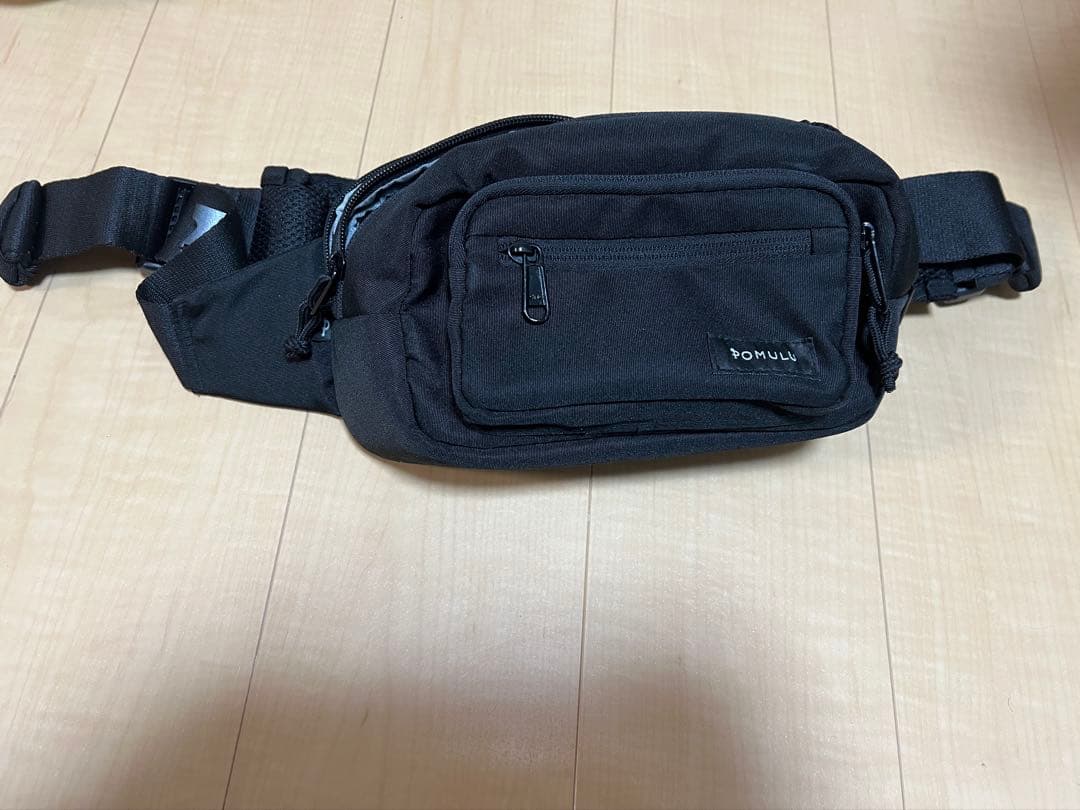 ポムル　ヒップシート　ブラック美品！