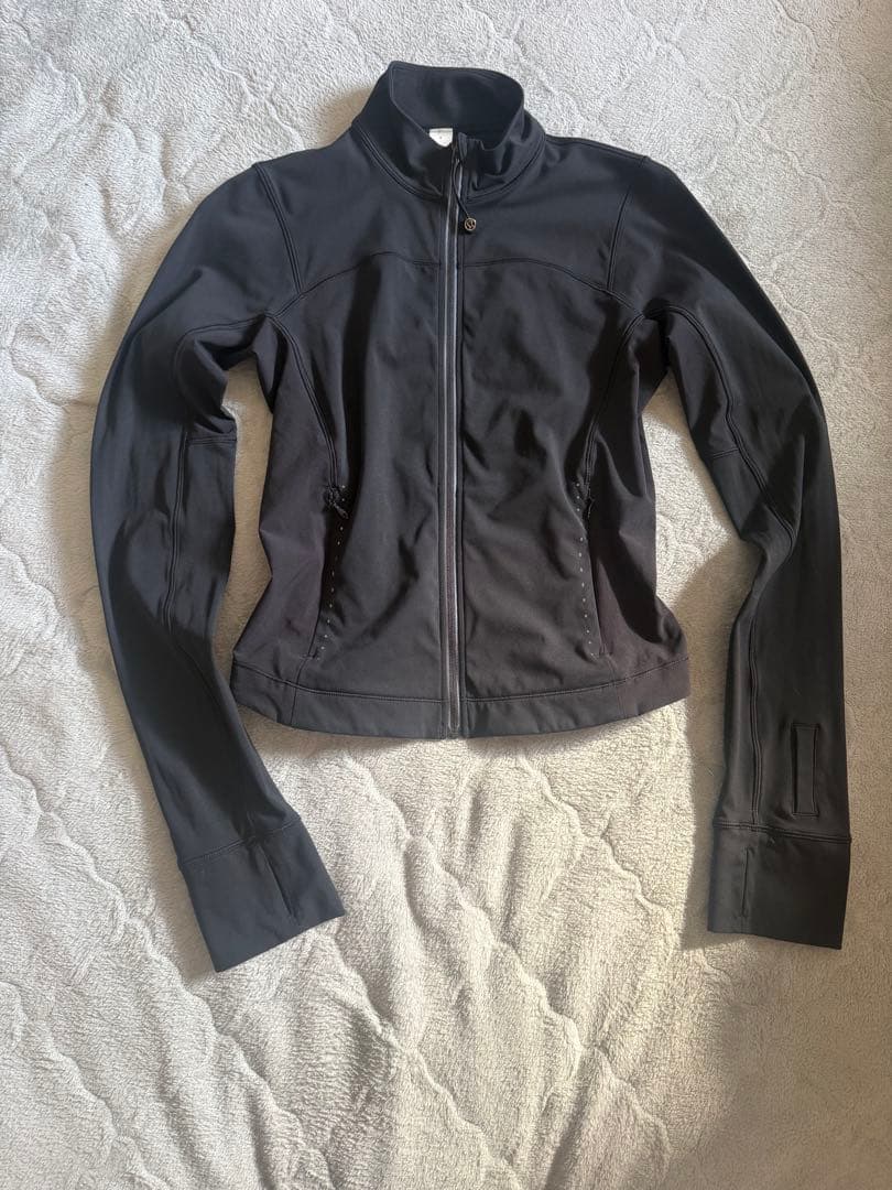 軽量UVプロテクション ランニングジャケット　ルルレモン