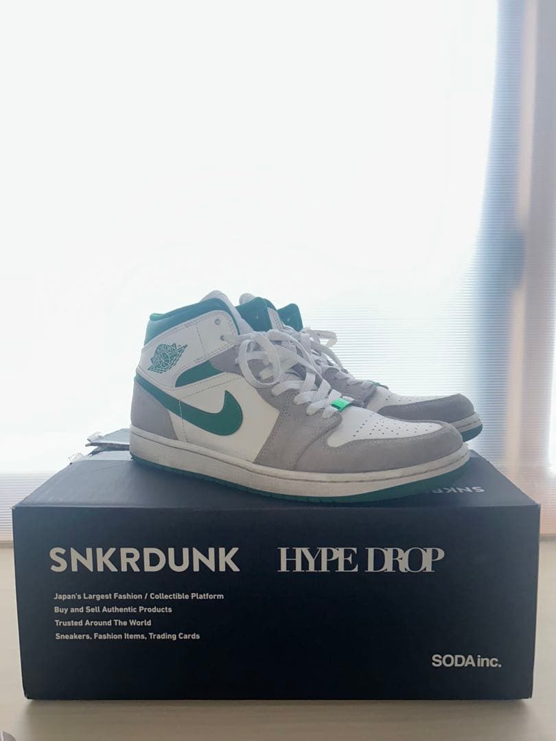 NIKE AIR JORDAN 1 MID ホワイト グリーン グレー