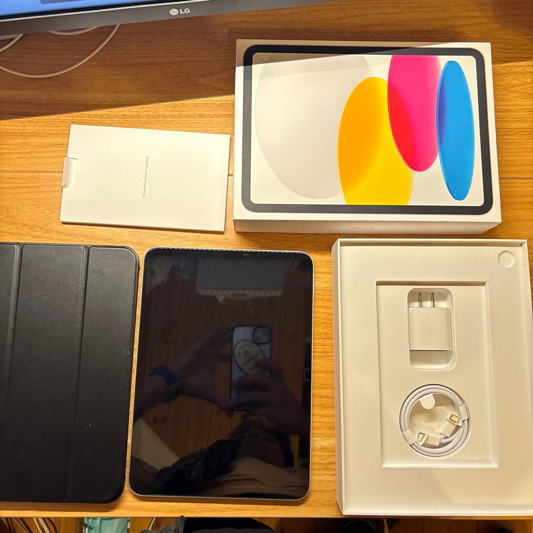 美品アップルケアプラス付　Apple iPad シルバー10世代64Gwifi