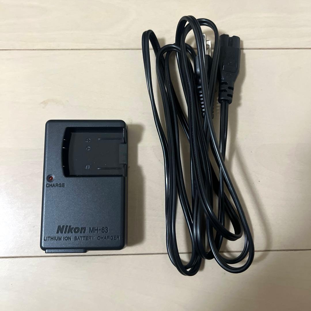 Nikon COOLPIX S500 コンパクトデジタルカメラ 充電器付き