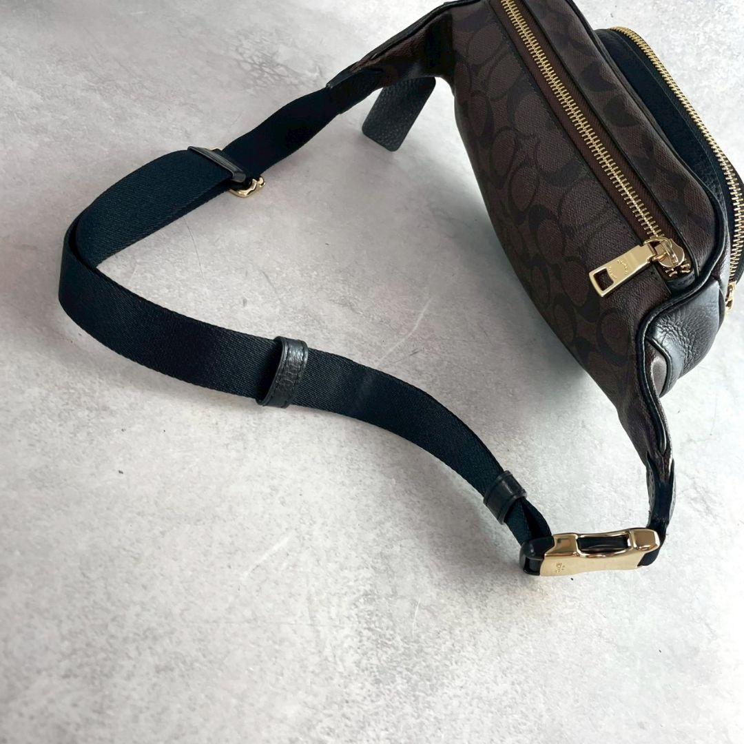 未使用 コーチ ボディバッグ レザー PVC ロゴ バイカラー ブラウン 黒