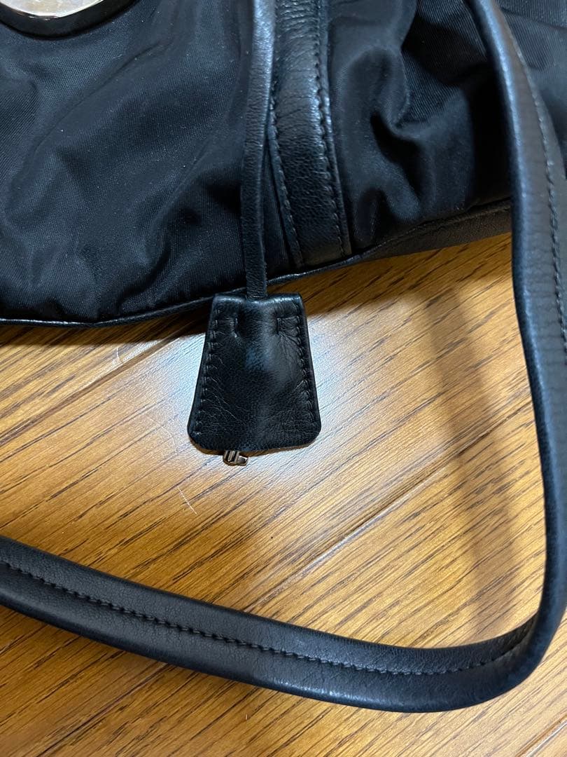 PRADA ブラックナイロンハンドバッグ 保存袋付き