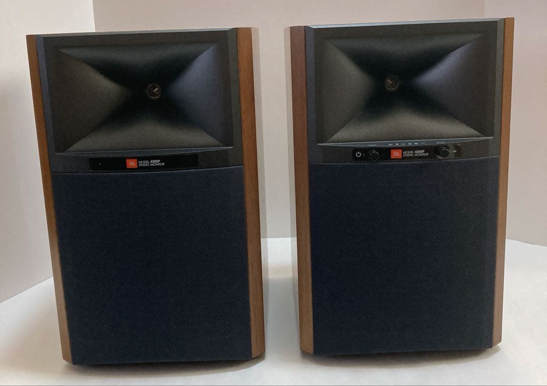 JBL 4305P パワードスタジオモニタースピーカー