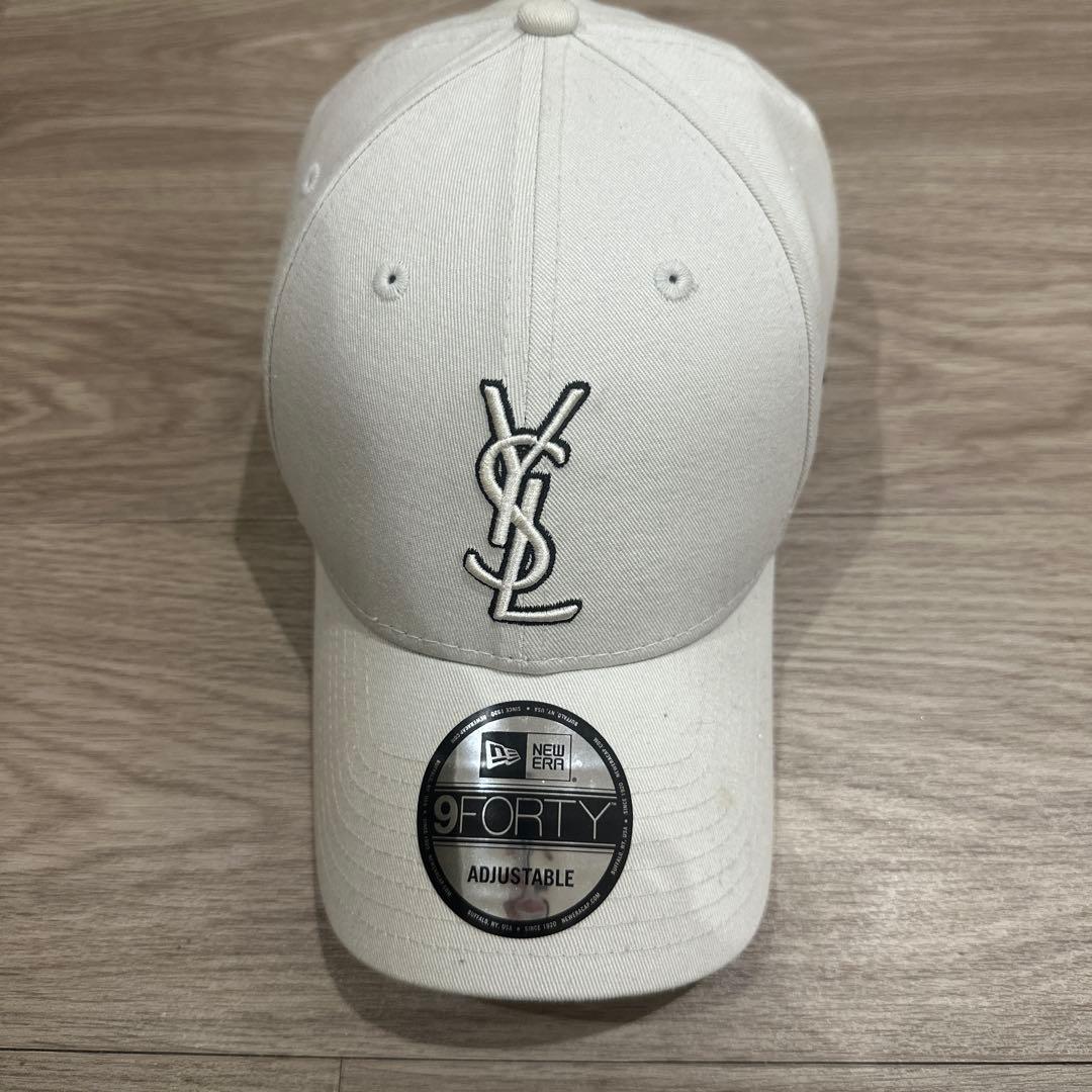 イブサンローラン　ニュウエラ　コラボかキャップ