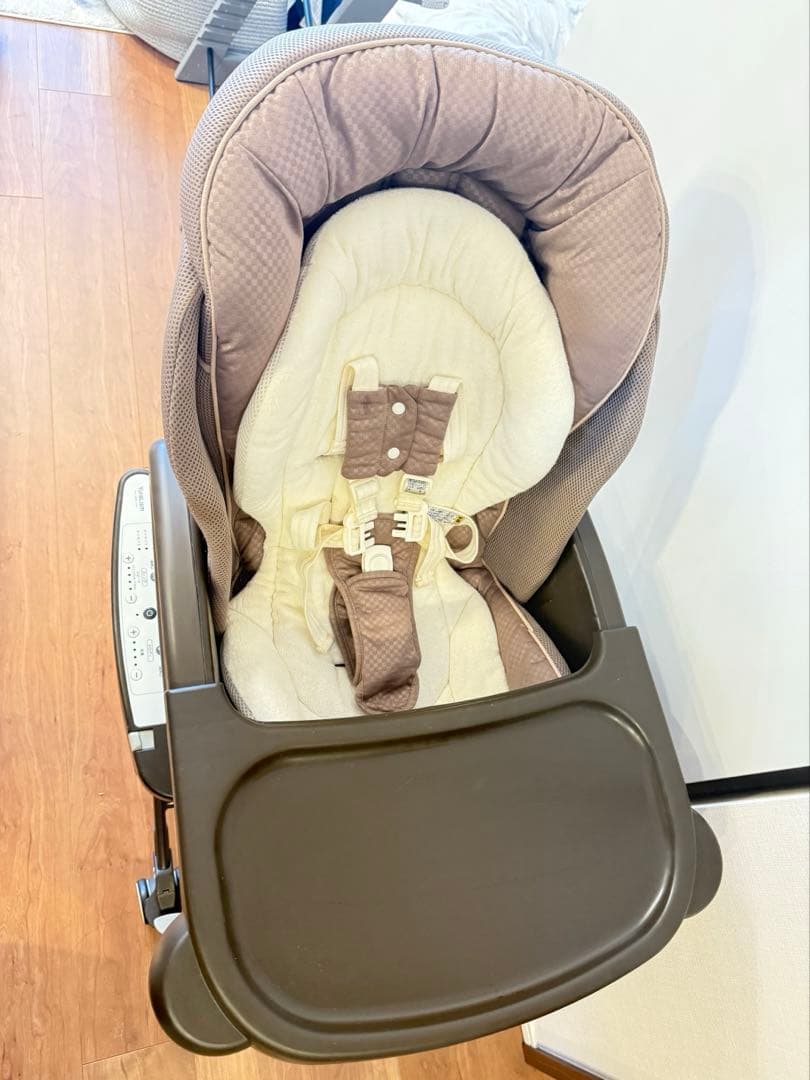 Aprica ユラリズム オート ネオカンタービレ　電動ハイローチェア