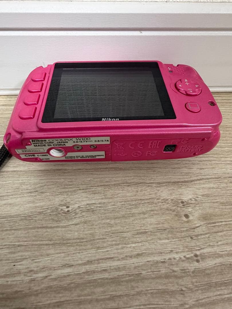 NIKON デジカメ　ピンク　防水　COOLPIX W100