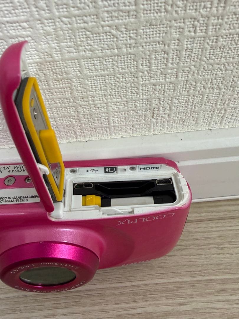 NIKON デジカメ　ピンク　防水　COOLPIX W100