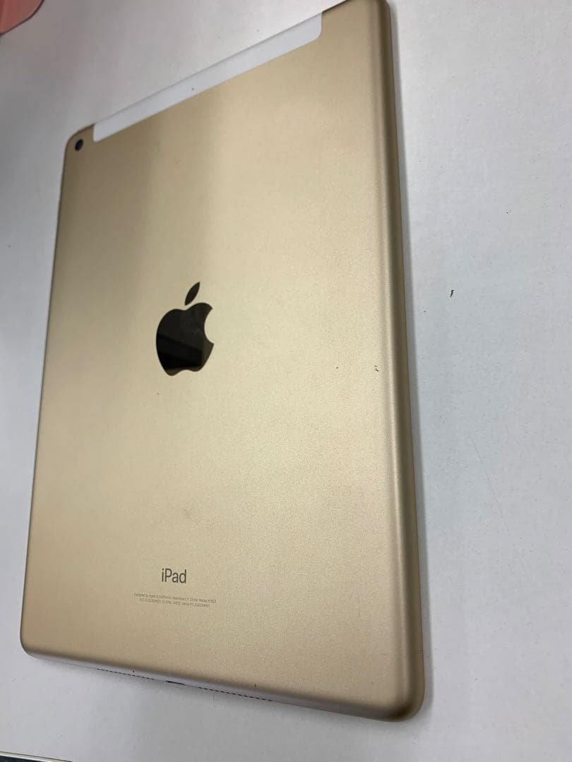 iPad 第5世代　32GB 9.7インチ　wifi+cellular