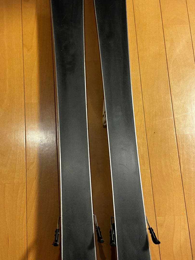 ハナ⭐︎ハナNordica スキー板 130cm のみ