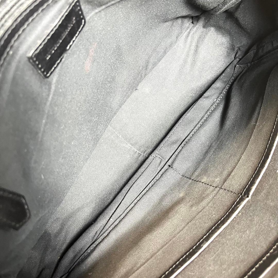 極美品✨ バーバリー ショルダーバッグ 黒 ノバチェック ロゴ型押し 大容量