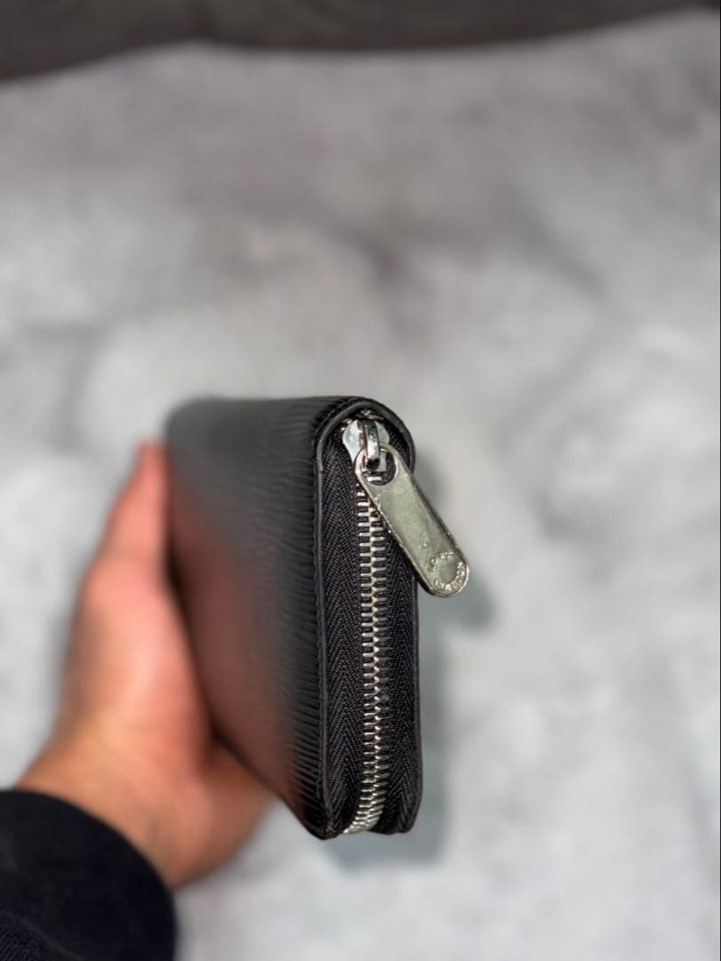 ルイヴィトン　ブラックレザー ストライプ長財布