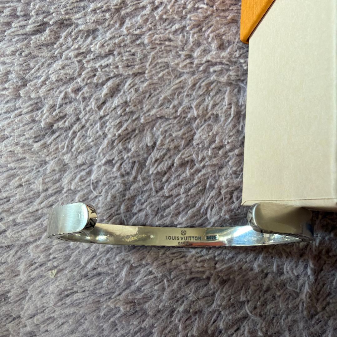 LOUIS VUITTON ルイヴィトン LV バングル シルバー