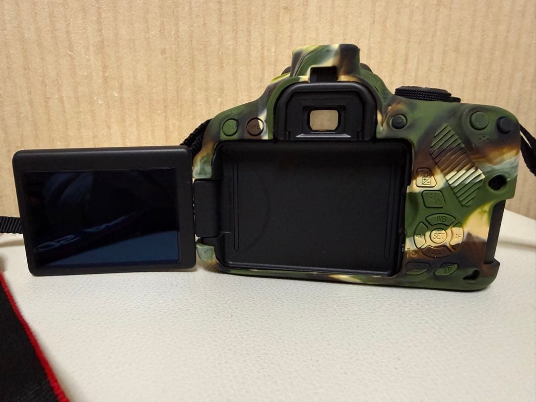 Canon EOS kiss X71 ストロボ未使用付き