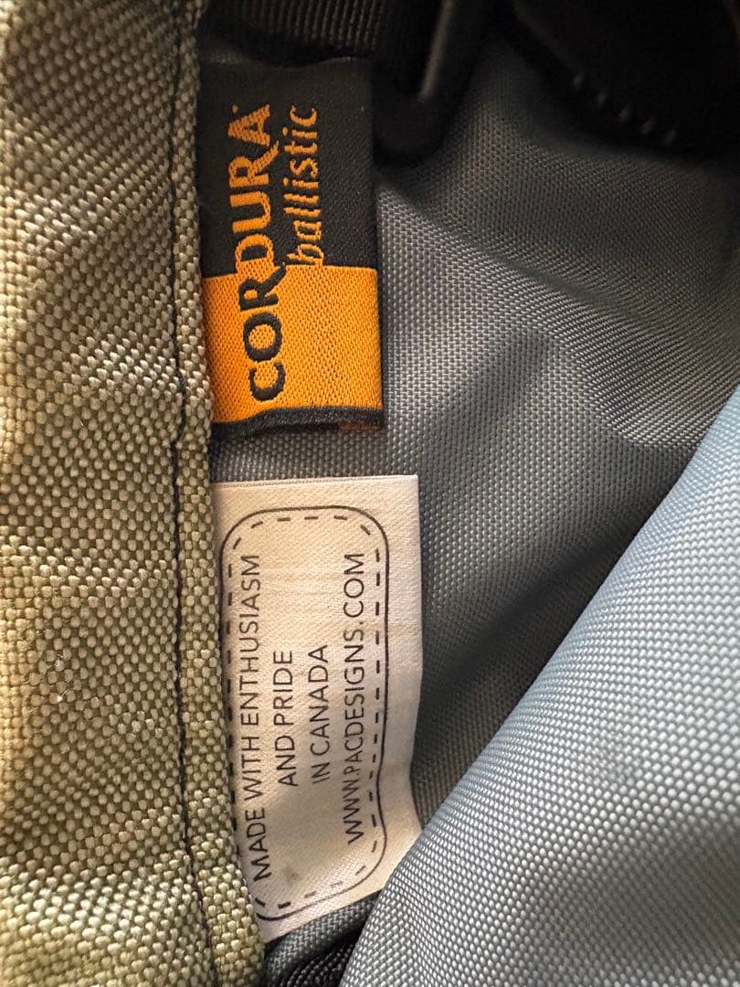 PAC DESIGNS メッセンジャーバッグ オリーブグリーン