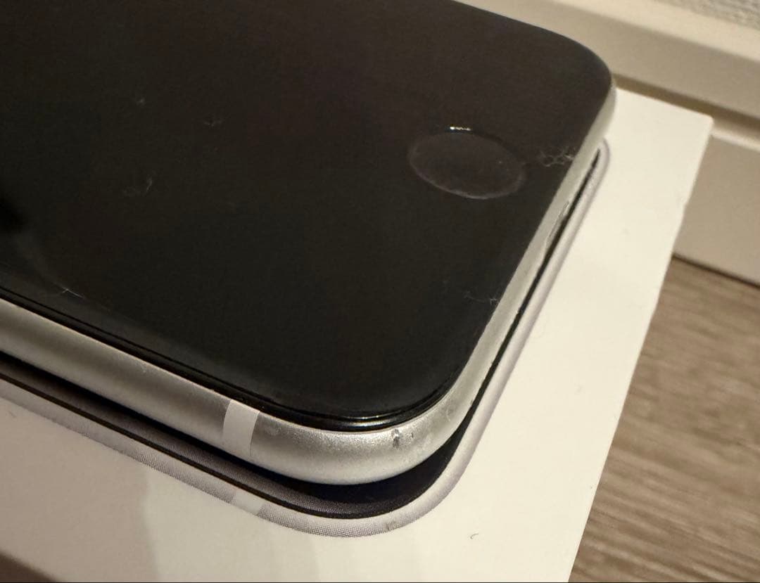 【ジャンク】iPhone SE 第2世代　ホワイト　64GB