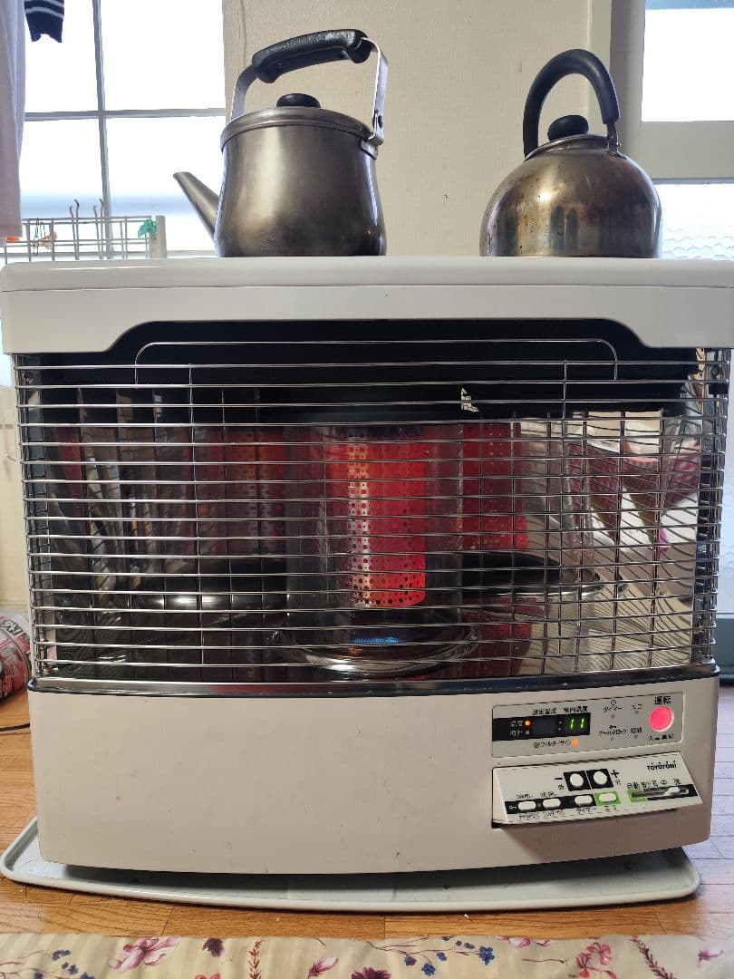 トヨトミ ffストーブ FR-70M 石油ファンヒーター　2023年11月購入