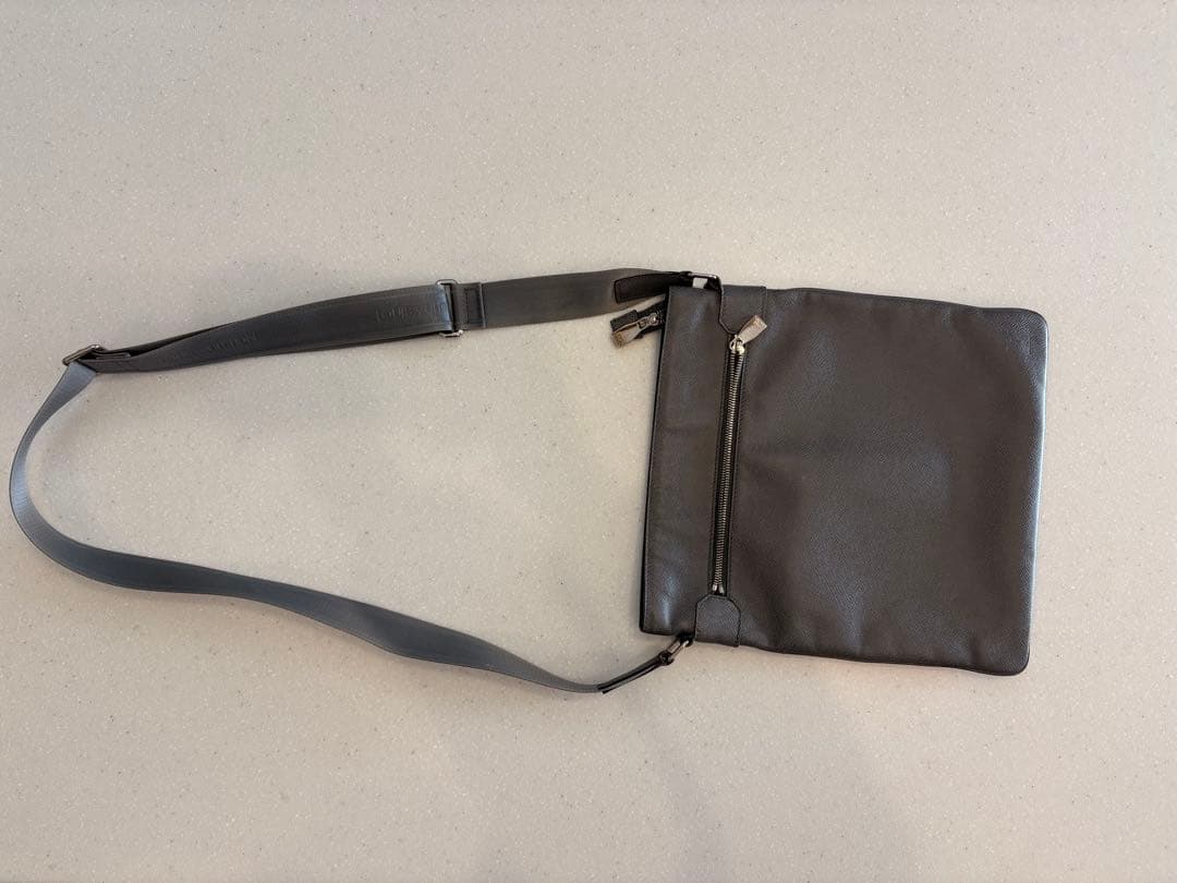 LOUIS VUITTON グレー メッセンジャーバッグ