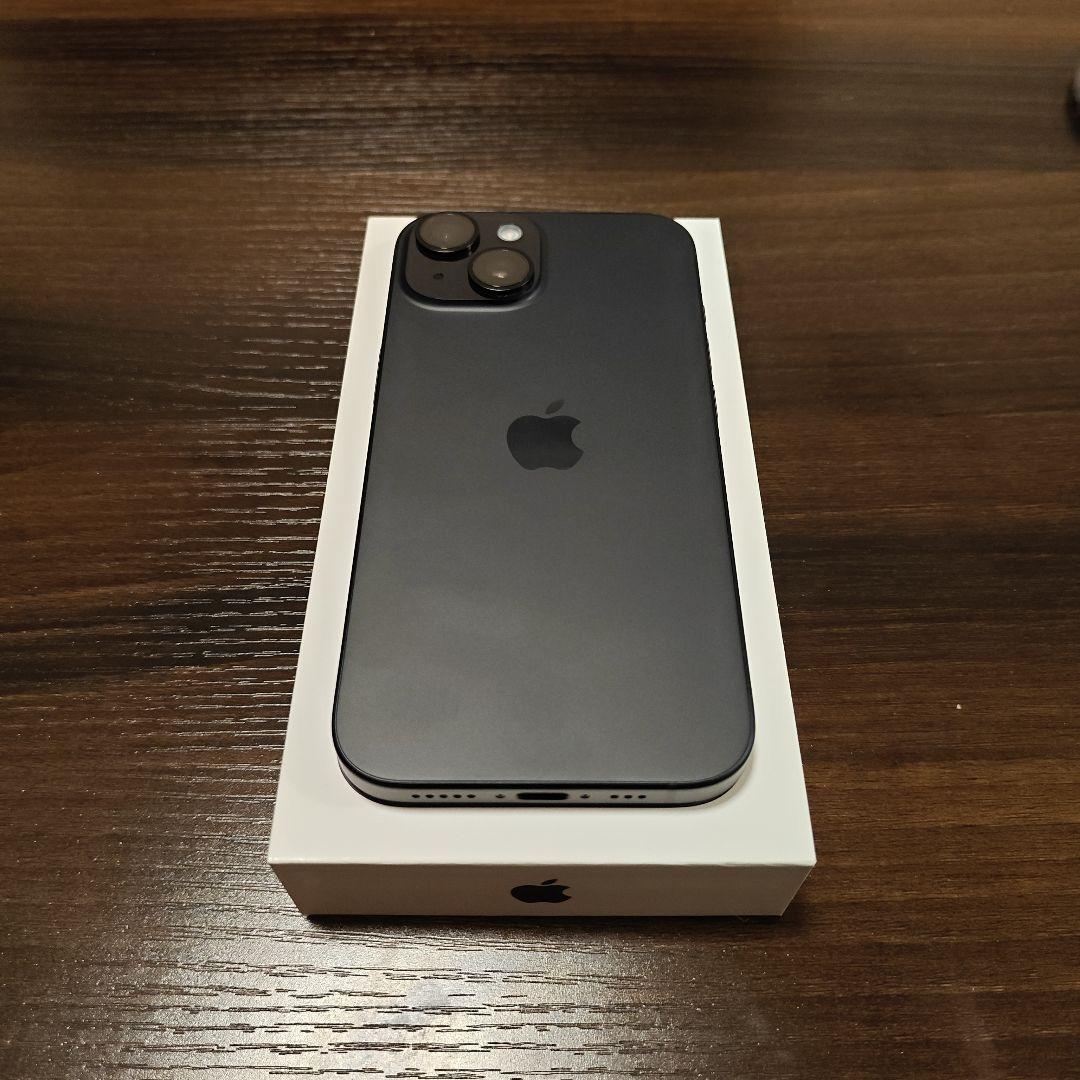 Apple iPhone 15 本体 シムフリー 128GB 美品 ケース付き