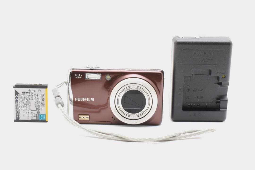 フジフィルム　FUJIFILM FINEPIX F70EXR ブラウン