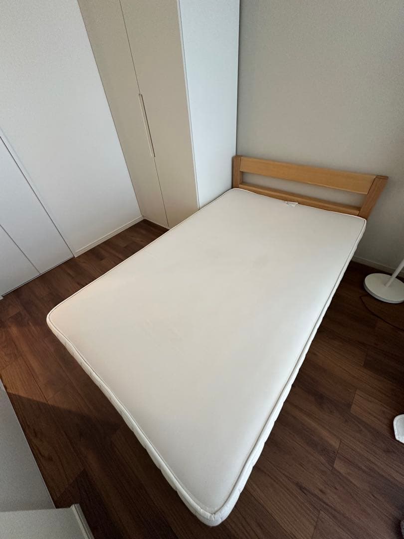 無印良品　セミダブル　ベッドのみ