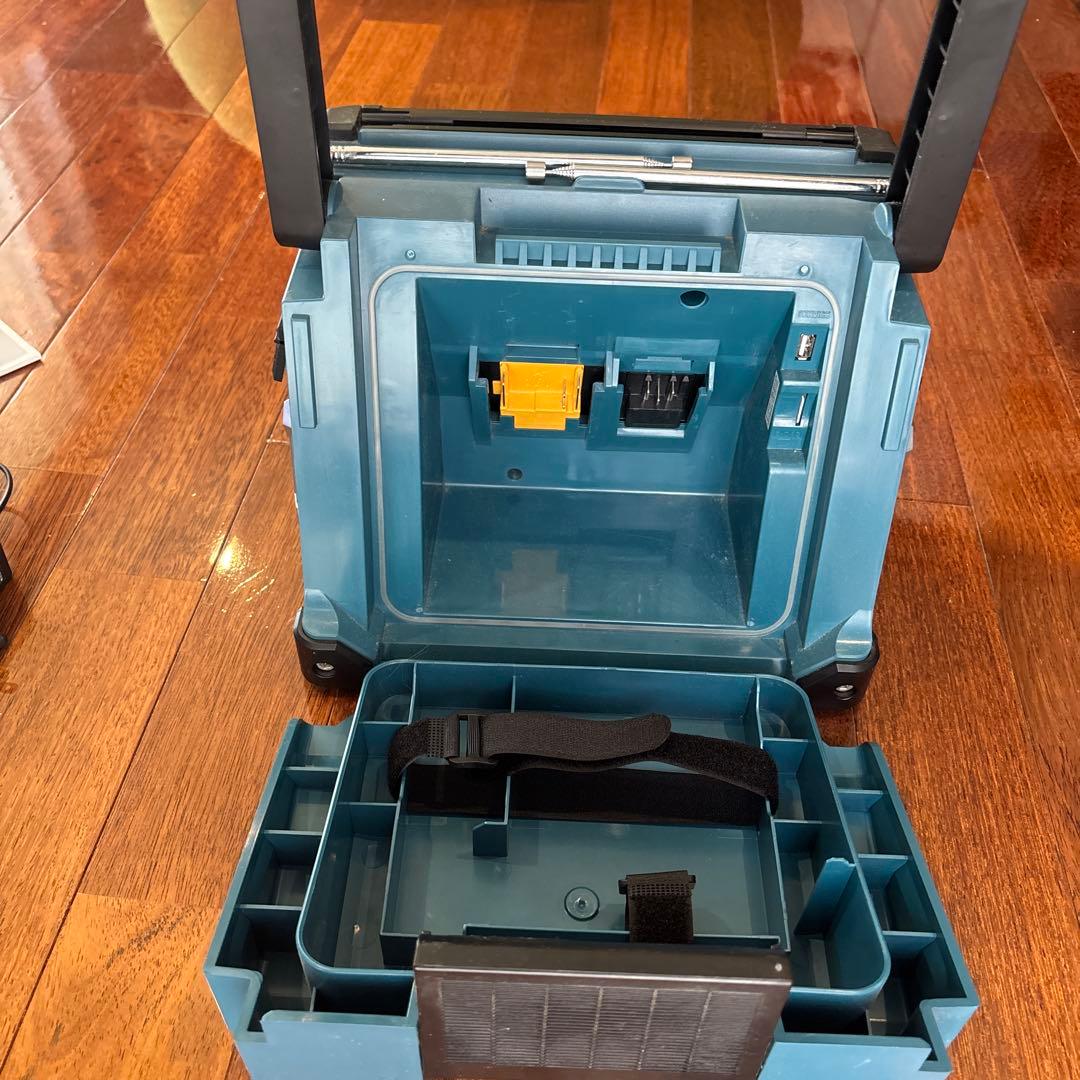 Makita 充電式ラジオ付きテレビ TV100