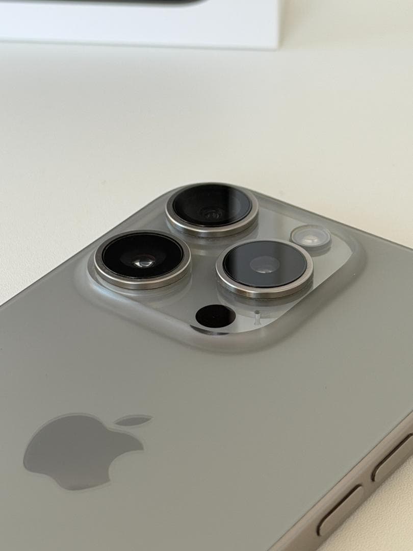 iPhone 15 Pro ナチュラルチタニウム SIMフリー 美品 箱あり