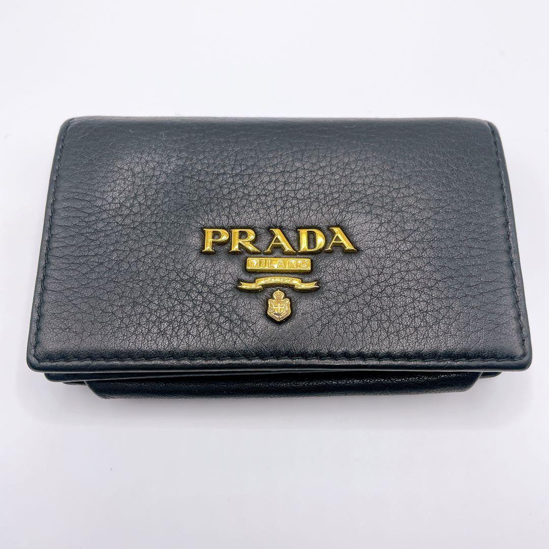 美品 プラダ カードケース 名刺入れ ゴールド金具 レザー メタルロゴ　黒 金
