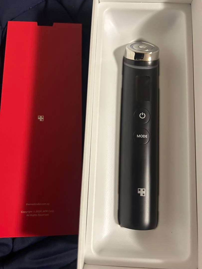 medicube ブースタープロ　美顔器