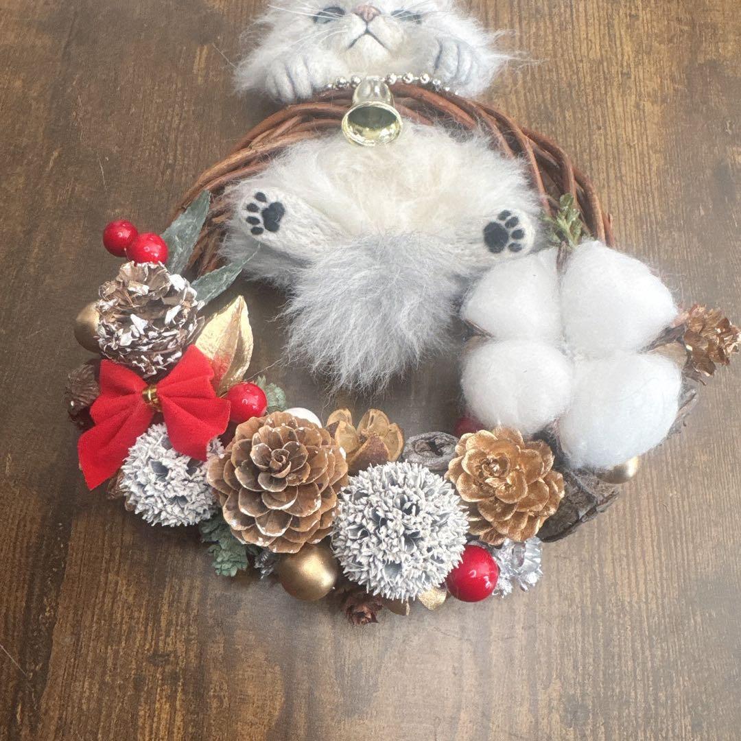 羊毛フェルト 猫 チンチラシルバー 猫リース クリスマス