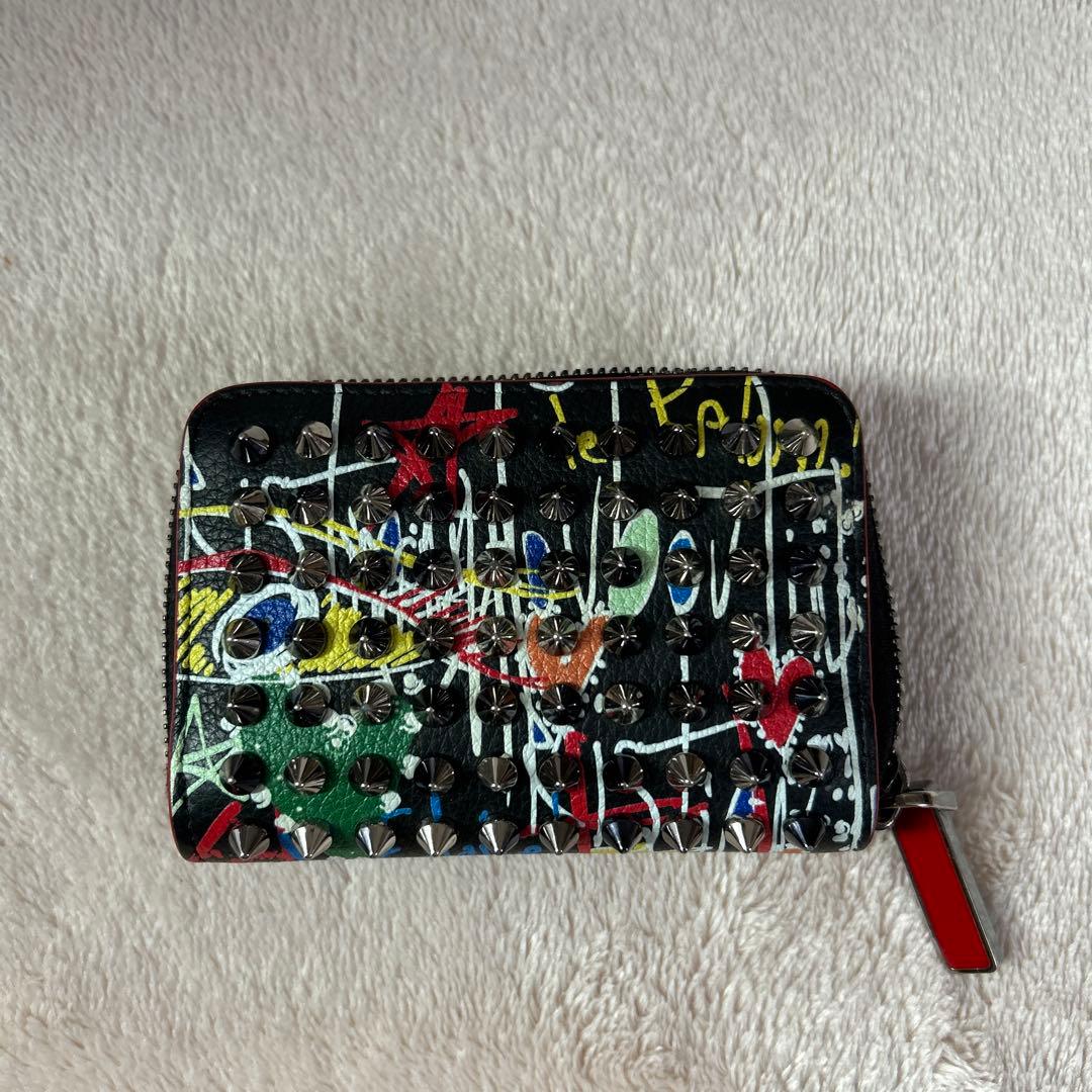 【美品】限定ルブタン　ケース　レザー　スタッズ　ラウンドファスナー　黒