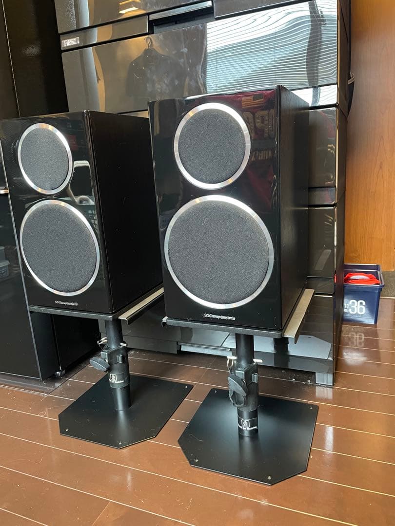 ワーフェデール、ダイヤモンド225スピーカー。「1ヶ月使用、スタンド付属。」