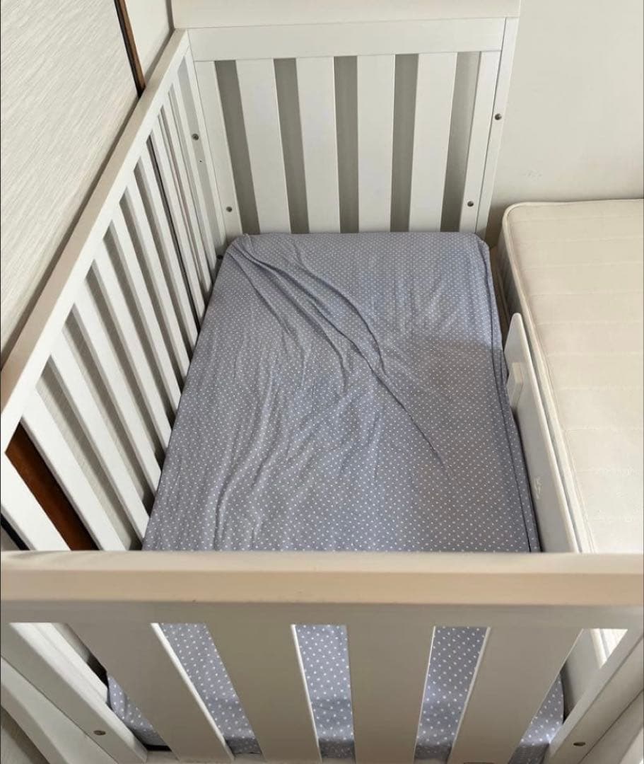 6歳まで使えるBoori Sleigh ベビーベッドとマットレスセット