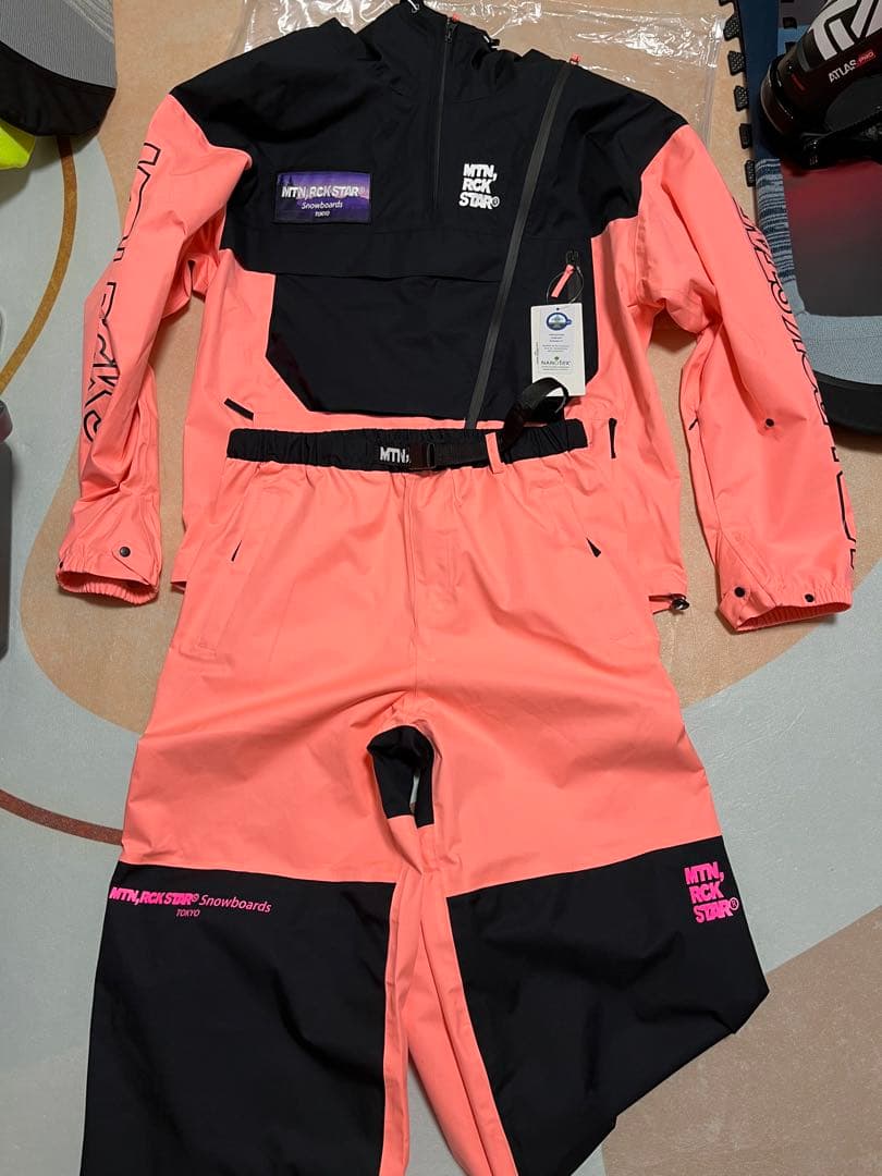 マウンテンロックスター スプリングプルジャケット＆チュービーパンツ