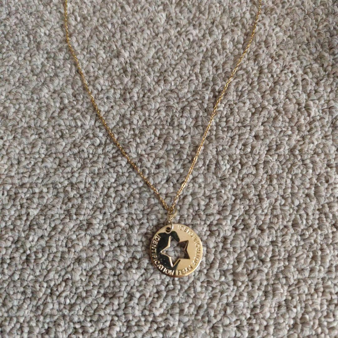 掲載終了FENDIゴールド 星型ペンダント ネックレス