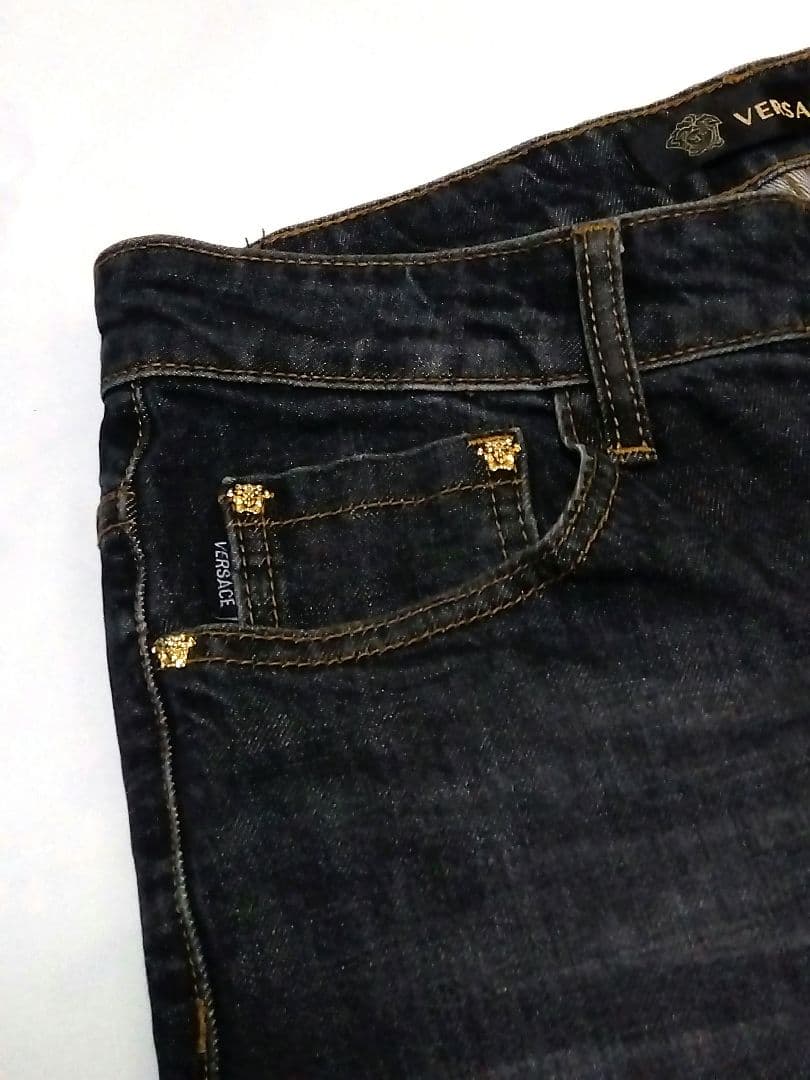 ヴェルサーチ ジーンズ ゴールド メデューサ スリムフィット デニム ビンテージ