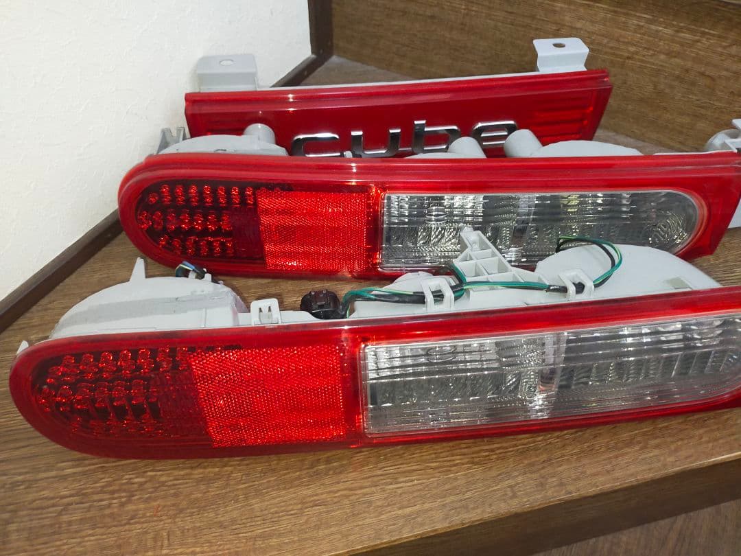 日産キューブ Z12 LEDテールランプ ガーニッシュ付き